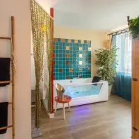 Baignoire balnéo lumineuse airbnb romantique location Amiens