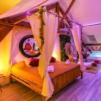 Chambre romantique et tableau panthere Tentations Amiens