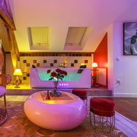 Tentations love room Amiens spa jacuzzi